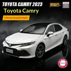 White 1:18 Toyota Camry Model for Collection