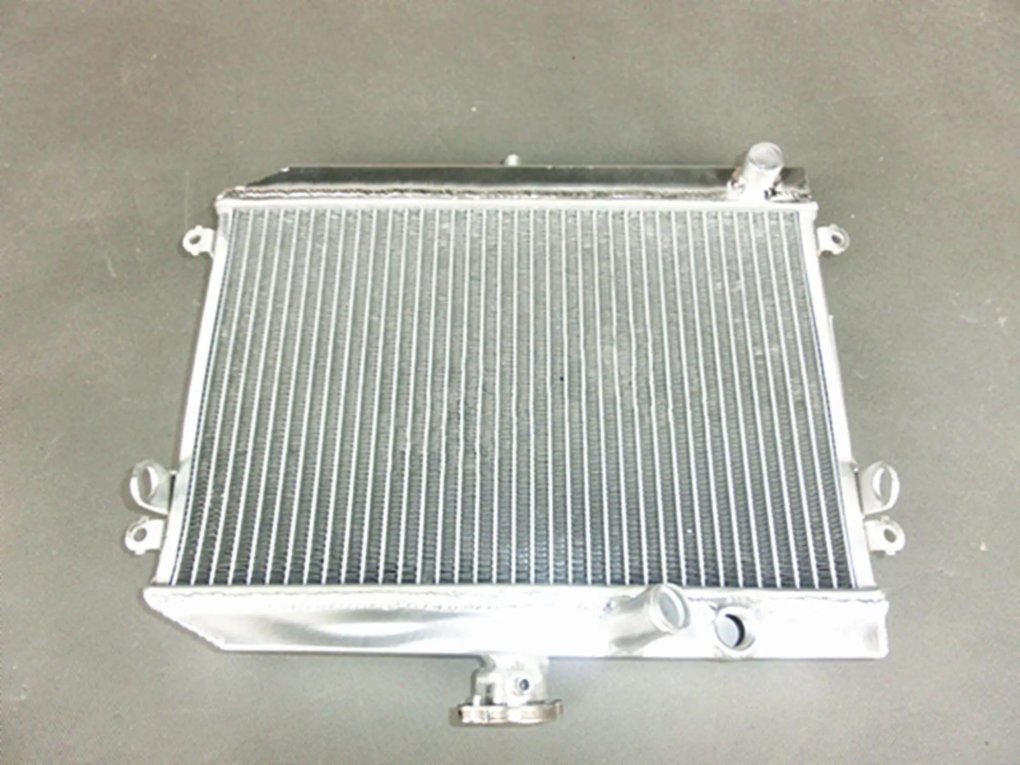 High-Performance Aluminum Radiator for Suzuki Vinson 500 5 High-Performance Aluminum Radiator for Suzuki Vinson 500 - Image 5