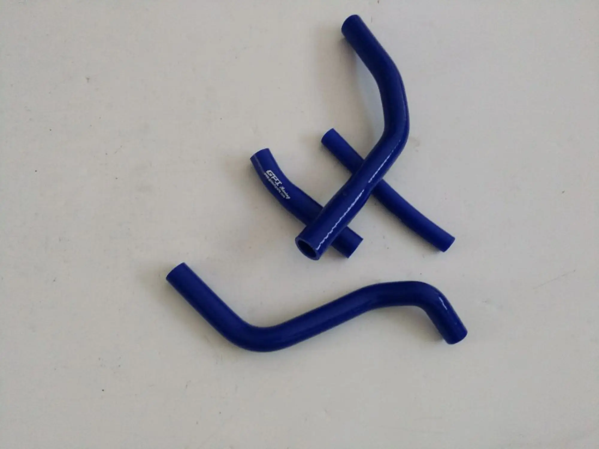 Vibrant Red Silicone Radiator Hoses for Yamaha YZ 4 Vibrant Red Silicone Radiator Hoses for Yamaha YZ - Image 4