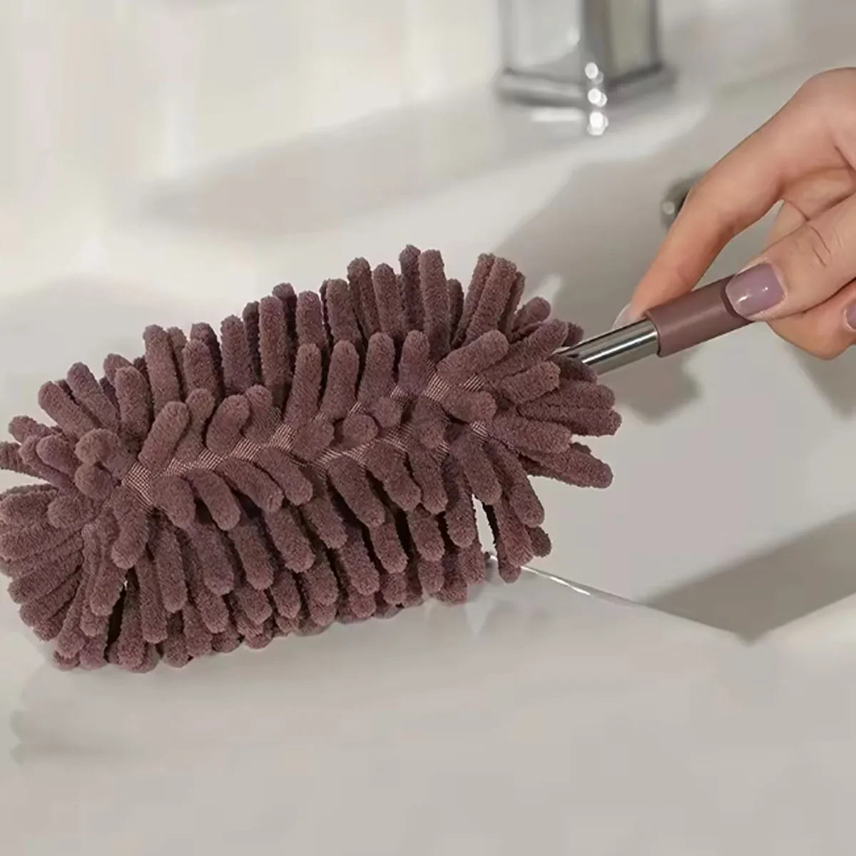 Retractable Microfiber Chenille Dust Brush for Home 6 Retractable Microfiber Chenille Dust Brush for Home - Image 6