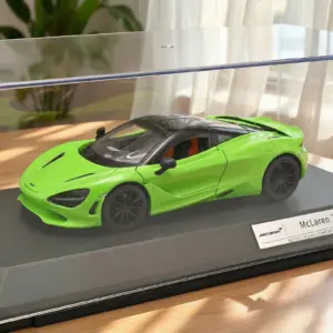 McLaren 750S 1:18 Diecast Model in Lime Green
