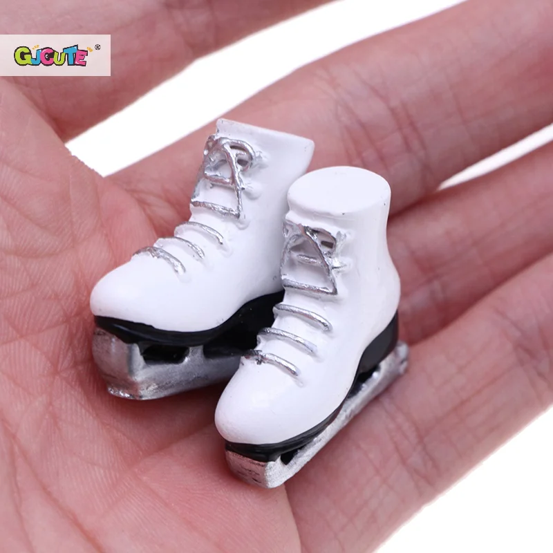 Miniature Dollhouse Skating Shoes Set in Resin 5 Miniature Dollhouse Skating Shoes Set in Resin - Image 5