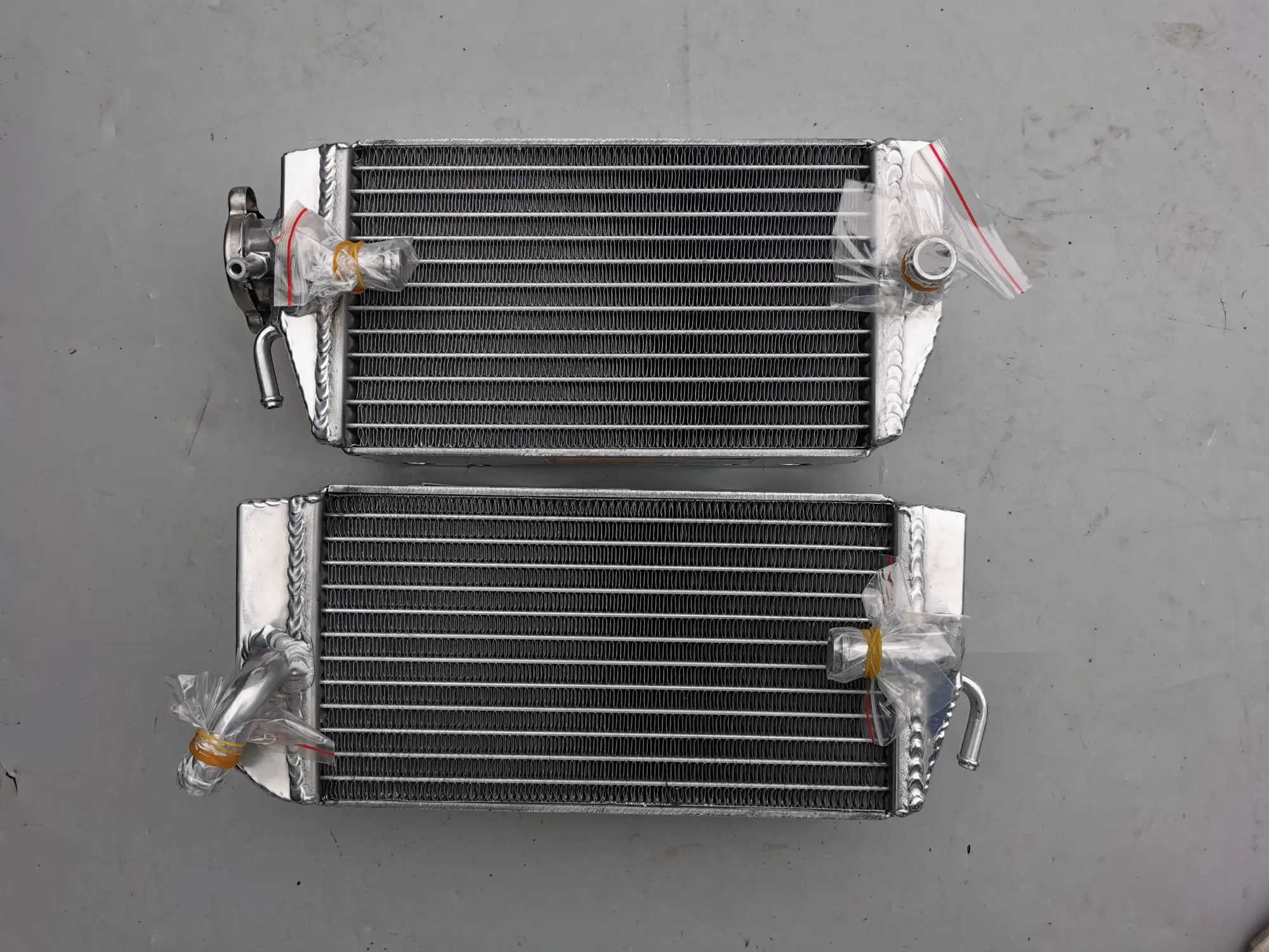 High-Performance Aluminum Radiator Pair for Honda CRF450R 3 High-Performance Aluminum Radiator Pair for Honda CRF450R - Image 3