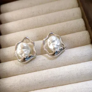 Vintage-Style Simulated Pearl Stud Earrings 12 S7bc17c24f97f46668718b3f5e0fe2a85P
