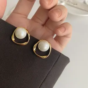 Vintage-Style Simulated Pearl Stud Earrings 17 S7e3b9ba1ffbb4a169d70230a4d81d0f9L