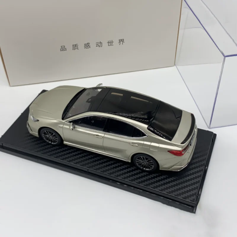 Toyota Camry Diecast Model Set - 1:30 Scale 5 Toyota Camry Diecast Model Set - 1:30 Scale - Image 5