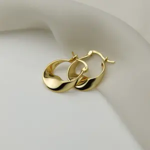 Vintage Metal Hoop Earrings in Gold and Silver 11 S8192a0444bea47ac9ec5c47e7ef1e235f