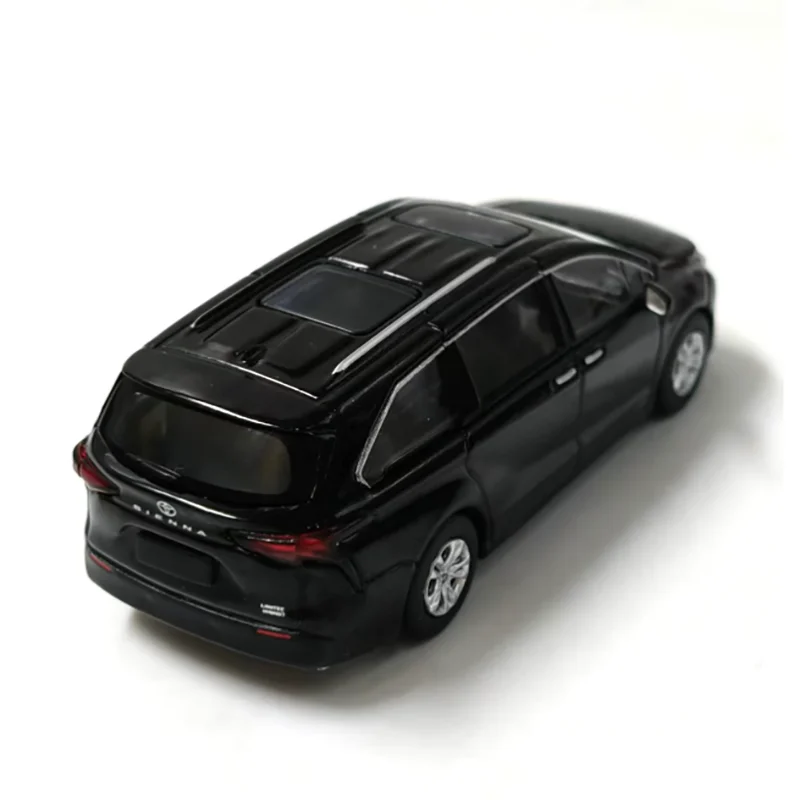 2023 Toyota Sienna 1/64 Diecast Model in White 4 2023 Toyota Sienna 1/64 Diecast Model in White - Image 4