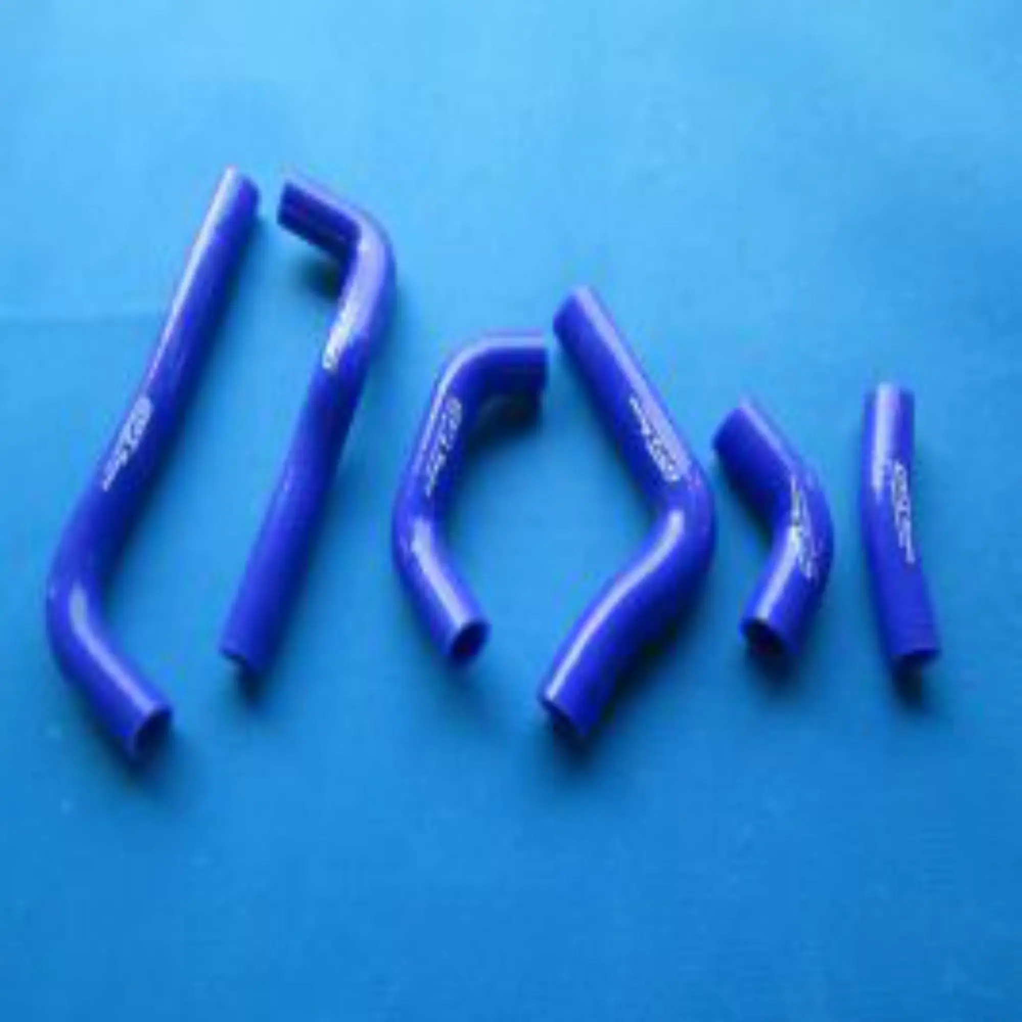 Red Silicone Radiator Hose Kit for Honda CRF450R 2002-2004 2 Red Silicone Radiator Hose Kit for Honda CRF450R 2002-2004 - Image 2