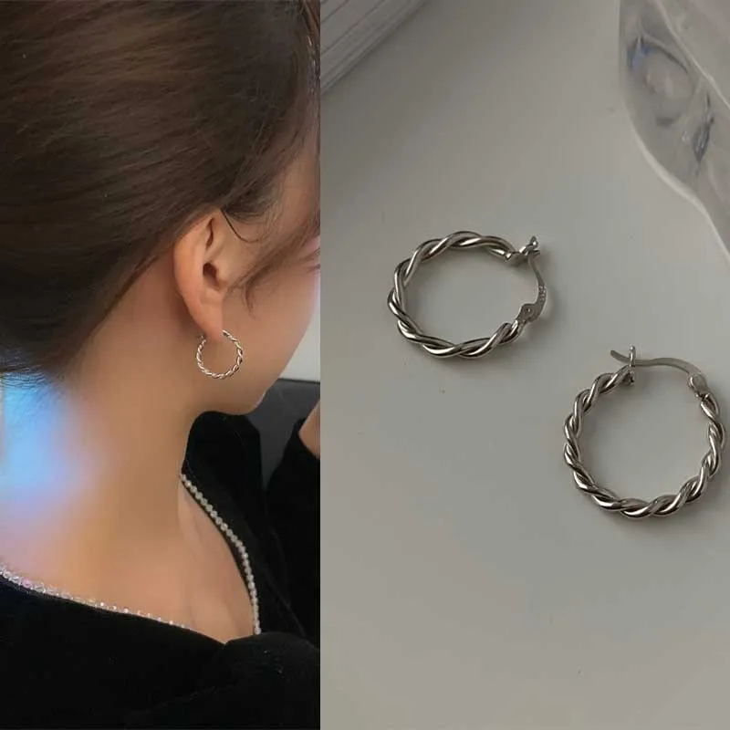 Vintage Copper Alloy Chunky Hoop Earrings for Women 7 Vintage Copper Alloy Chunky Hoop Earrings for Women - Image 7