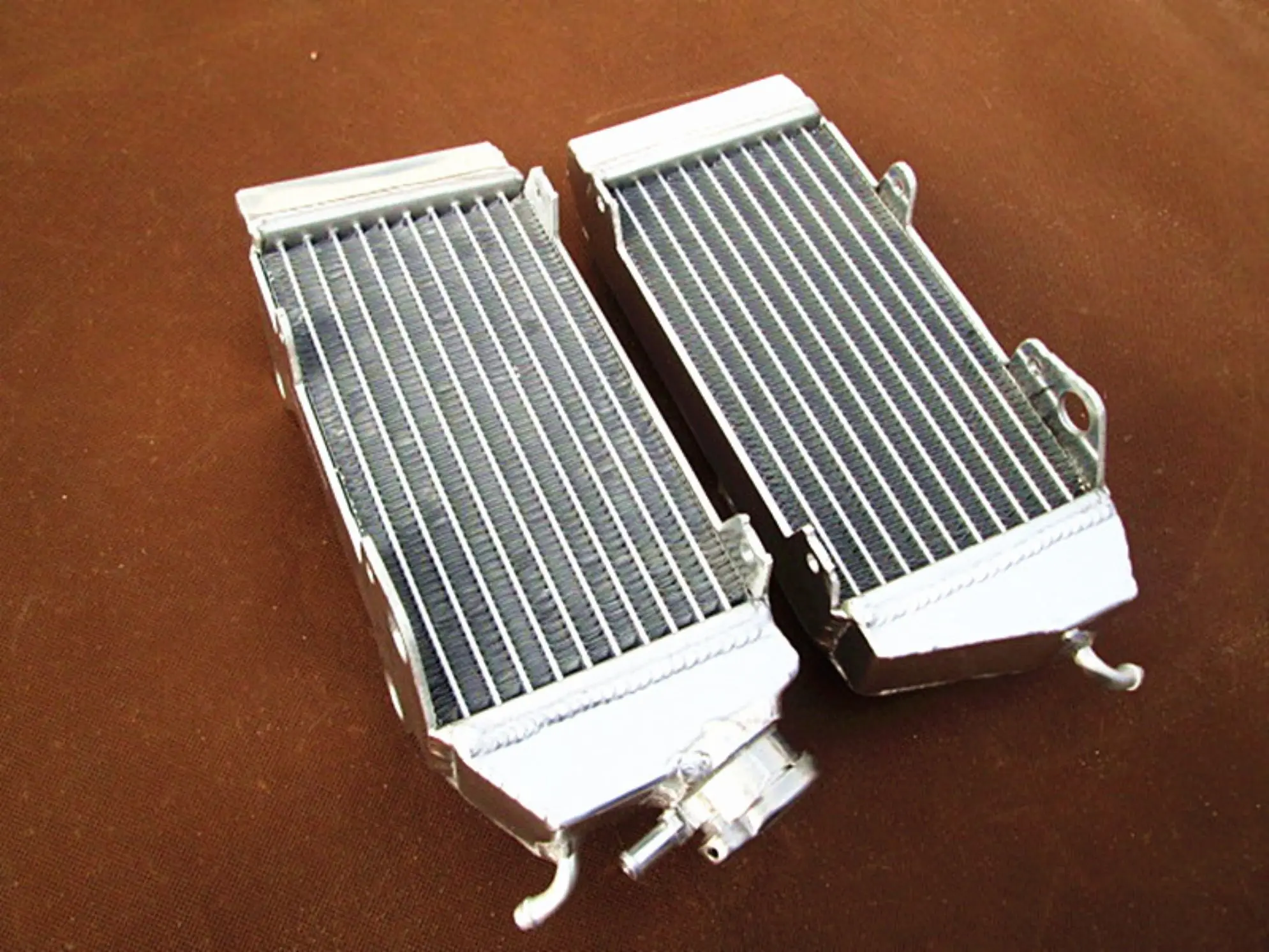 Yamaha YZ250 1984-1985 Aluminum Radiator Set 5 Yamaha YZ250 1984-1985 Aluminum Radiator Set - Image 5