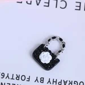 Miniature Dollhouse Handbag in Black and White 13 S9227975532ac49198ddf7e00c88a1dc55