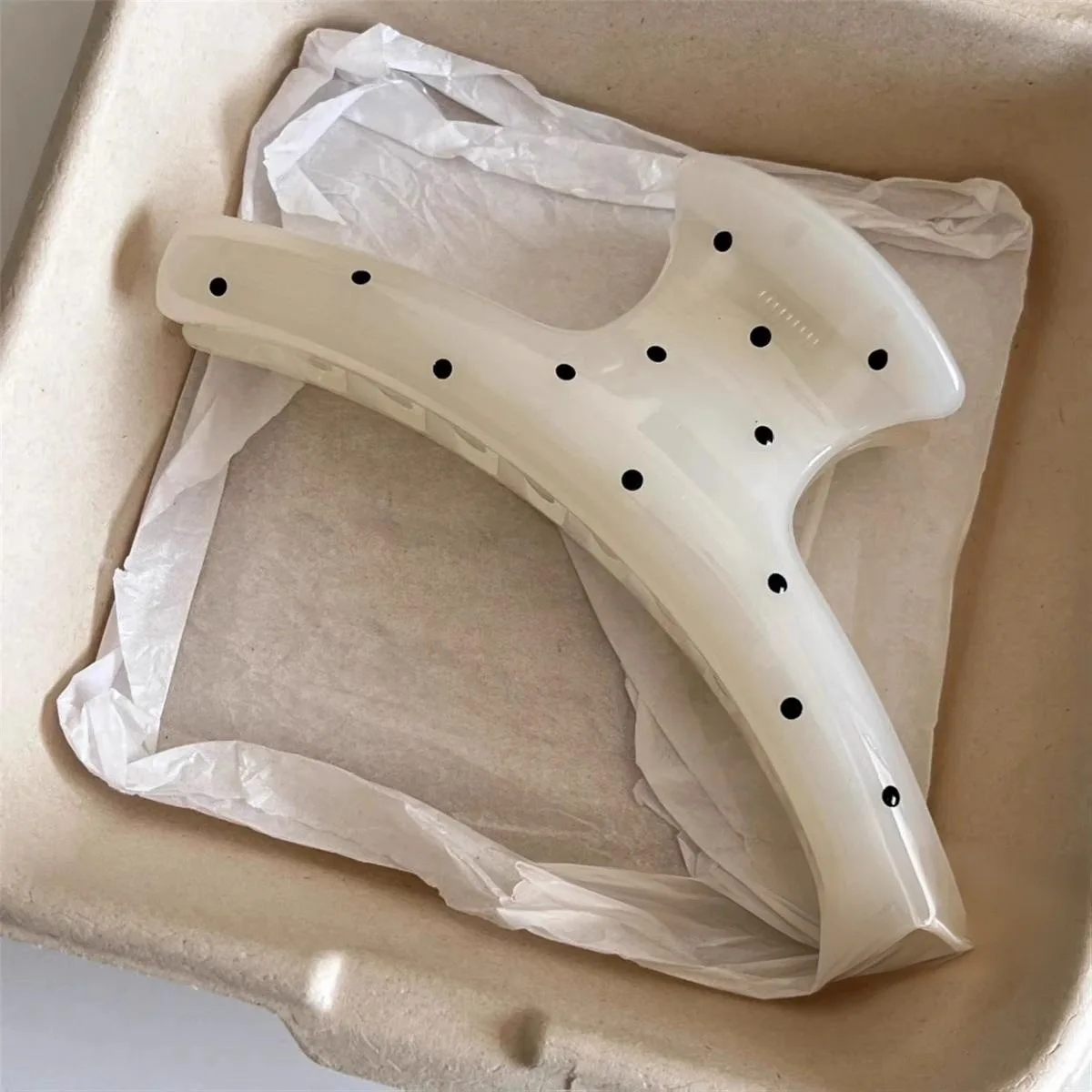 Korean Acrylic Dragon Bone Hair Clip 6 Korean Acrylic Dragon Bone Hair Clip - Image 6