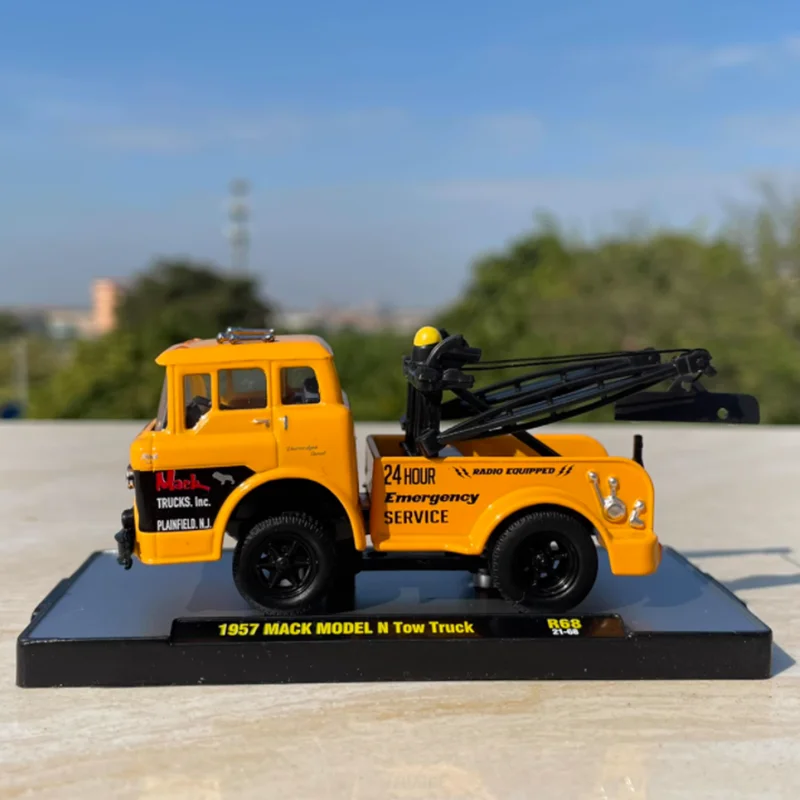1957 Mack Model N Tow Truck Replica 3 1957 Mack Model N Tow Truck Replica - Image 3