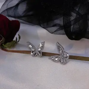 Elegant Butterfly Stud Earrings in Silver, Gold, Purple 14 S93b179c849b14bcb81710d12b369d582D