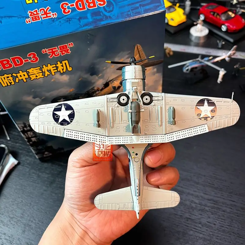 SBD-3 Dive Bomber 1:72 Diecast Model 2 SBD-3 Dive Bomber 1:72 Diecast Model - Image 2