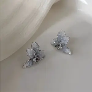 Vintage Butterfly Stud Earrings with Crystal Zircon 18 S9470757429d44254adb6e5371684e946E