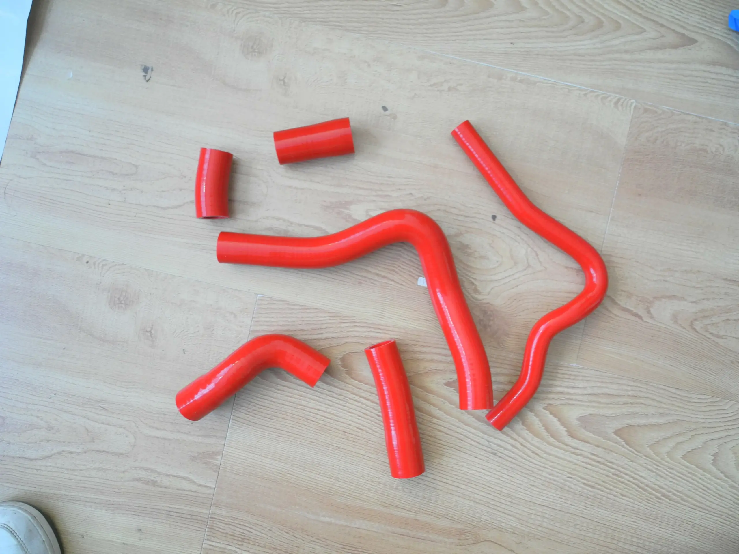 Red Silicone Radiator Hose Kit for Yamaha YZF-R1 2004-2006 2 Red Silicone Radiator Hose Kit for Yamaha YZF-R1 2004-2006 - Image 2