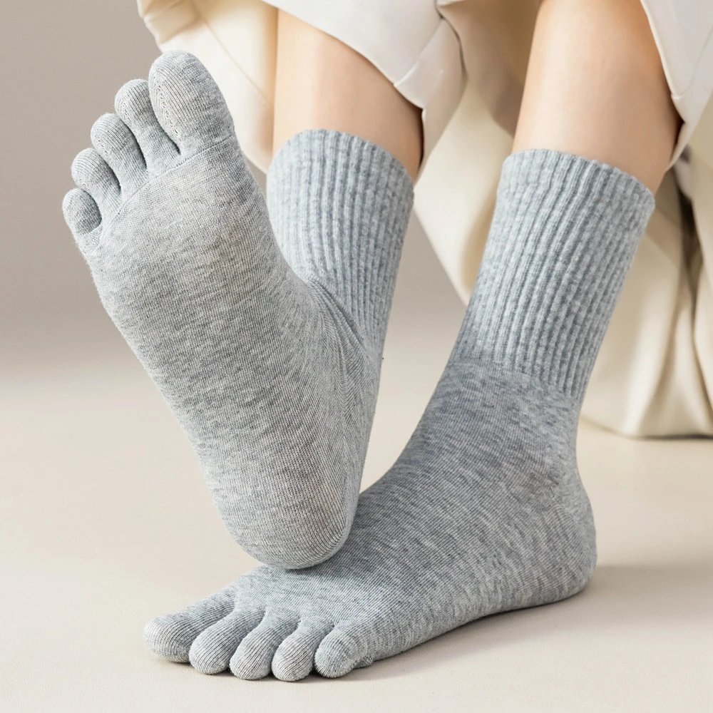 Women's Mid-Calf Toe Socks Set - 4 Pairs 3 Women's Mid-Calf Toe Socks Set - 4 Pairs - Image 3