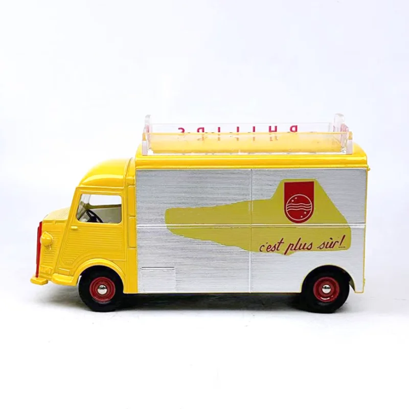 Vintage Citroen 1200K Food Truck Model 3 Vintage Citroen 1200K Food Truck Model - Image 3