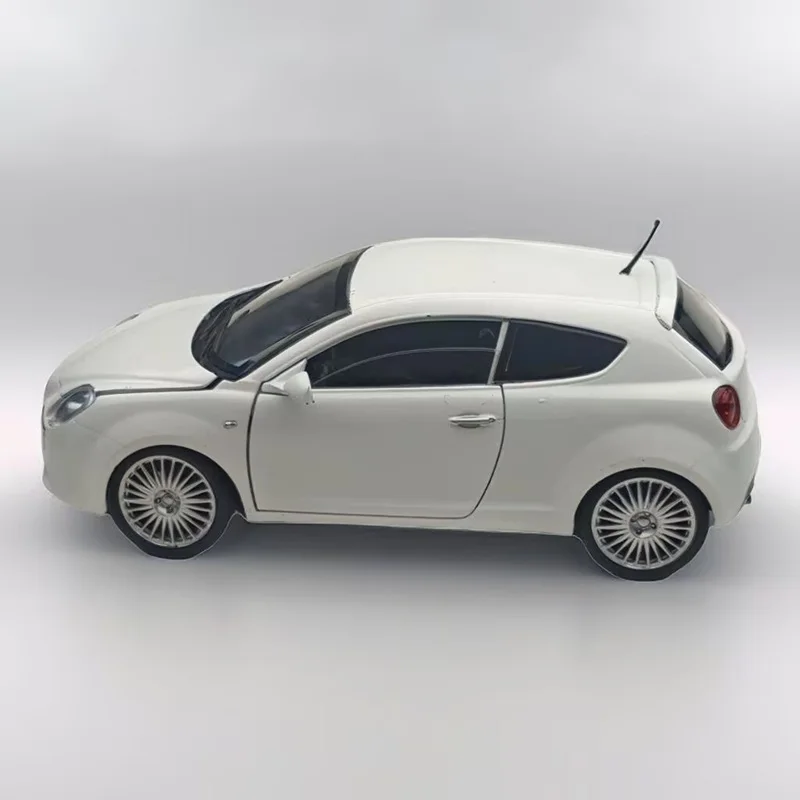 White Alfa Romeo MITO SUV Diecast Model 1:24 Scale 6 White Alfa Romeo MITO SUV Diecast Model 1:24 Scale - Image 6