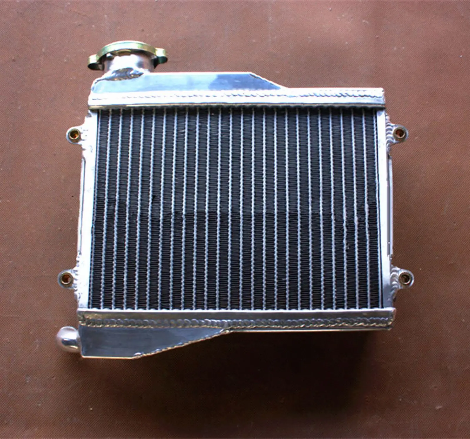 High-Performance Aluminum Radiator for Yamaha RZ350/RD350 2 High-Performance Aluminum Radiator for Yamaha RZ350/RD350 - Image 2