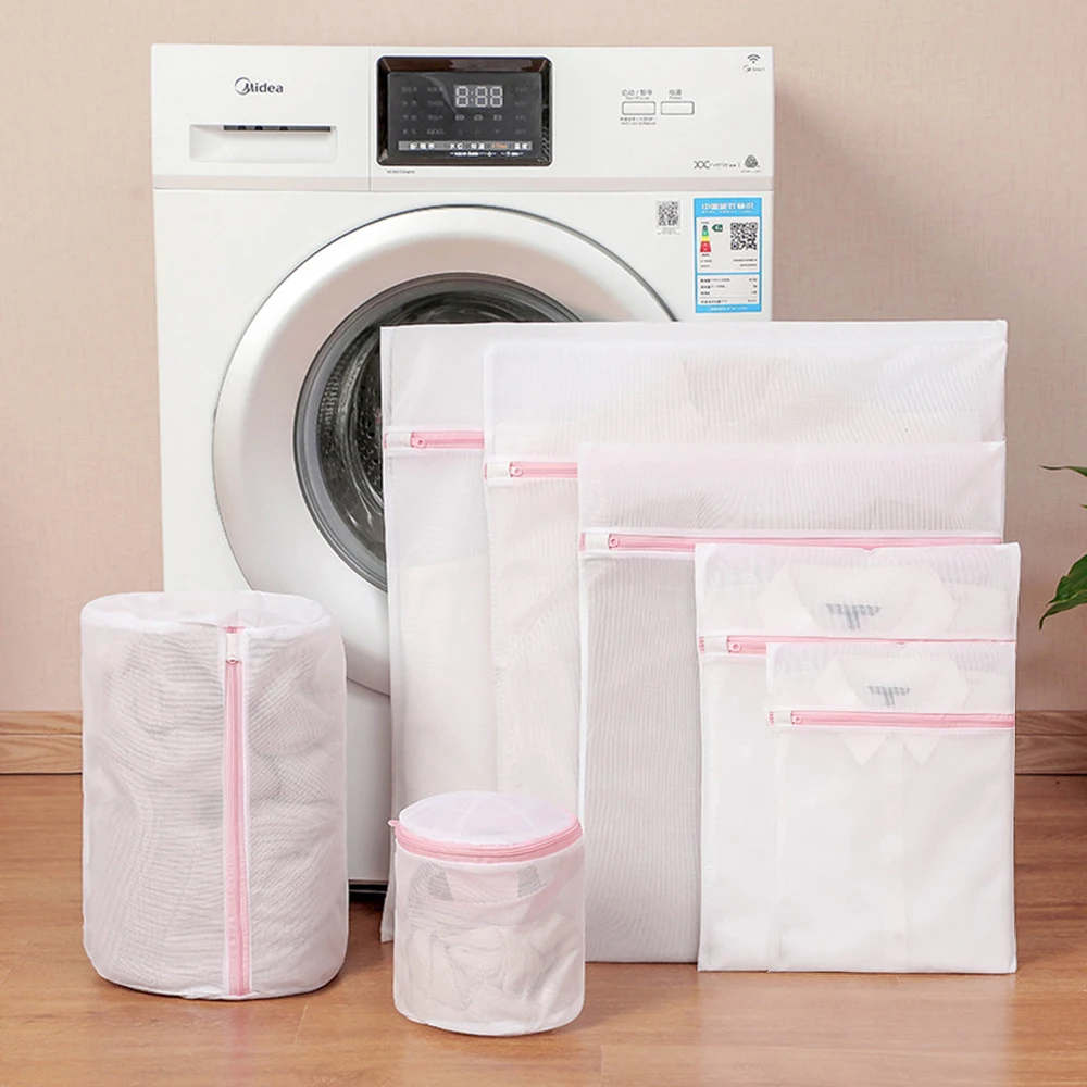 Set of Four Polyester Laundry Bags with Pink Zippers 2 Set of Four Polyester Laundry Bags with Pink Zippers - Image 2