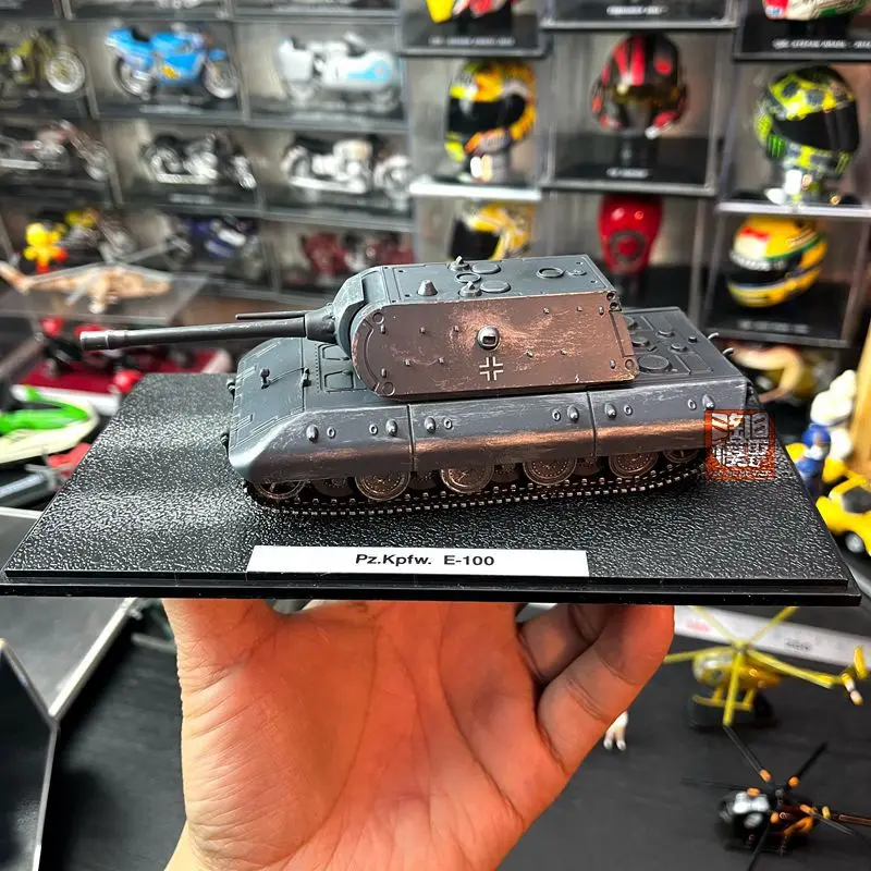 German Pz.Kpfw E-100 Tank Model 1:72 Scale 1 German Pz.Kpfw E-100 Tank Model 1:72 Scale