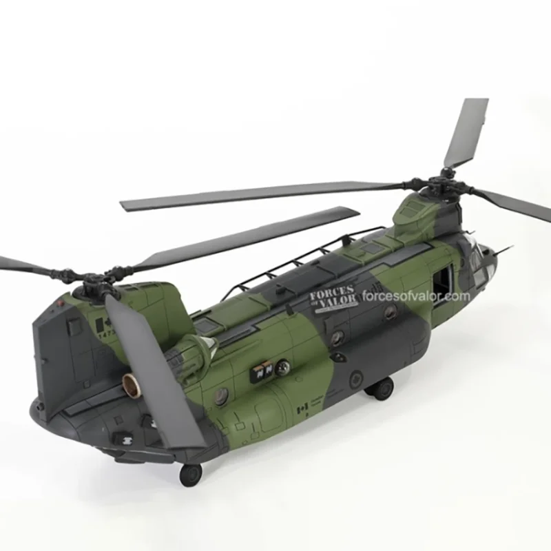 Canadian Twin-Rotor Military Helicopter Model 1/72 5 Canadian Twin-Rotor Military Helicopter Model 1/72 - Image 5