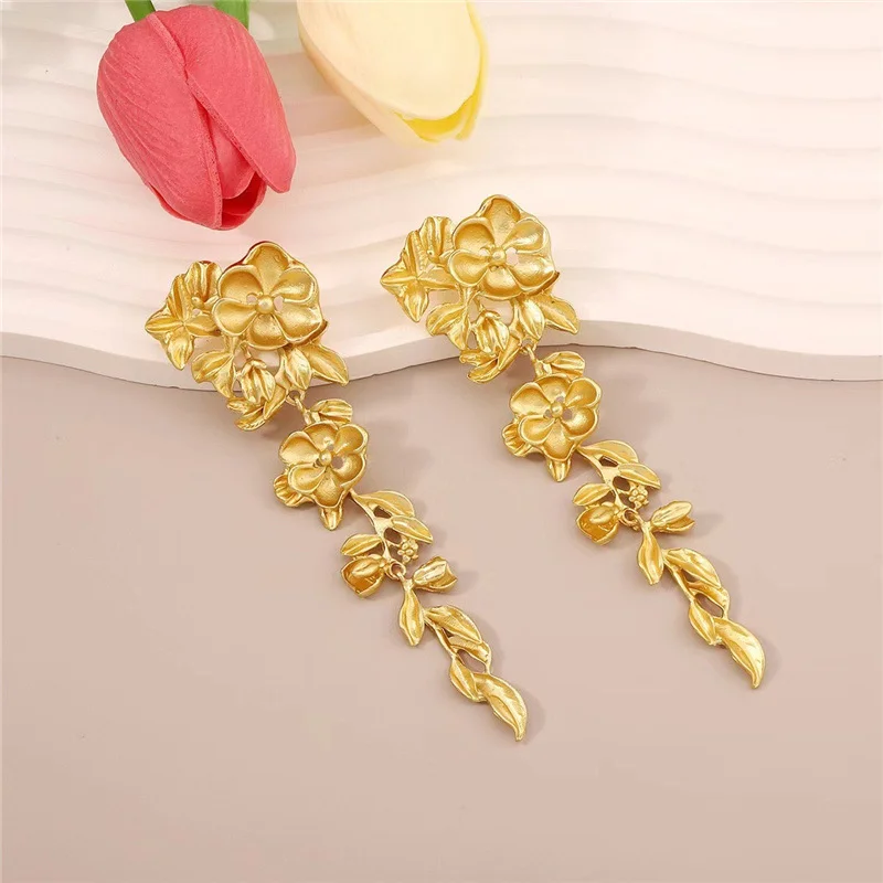 Vintage Gold Drop Earrings with Botanical Motifs 3 Vintage Gold Drop Earrings with Botanical Motifs - Image 3