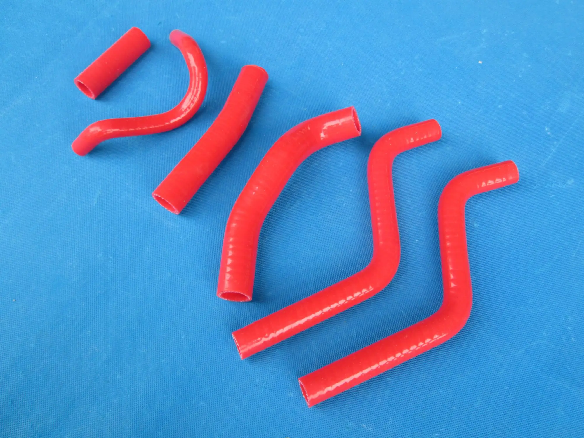 Vibrant Red Silicone Radiator Hose Set for Honda CR250R 5 Vibrant Red Silicone Radiator Hose Set for Honda CR250R - Image 5