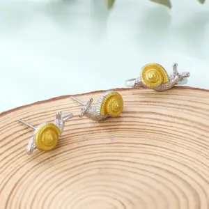 Stylish Snail-Shaped Gold and Silver Earrings 9 Sb2b82da8be5c4dfb9bb314c9f79e9579U