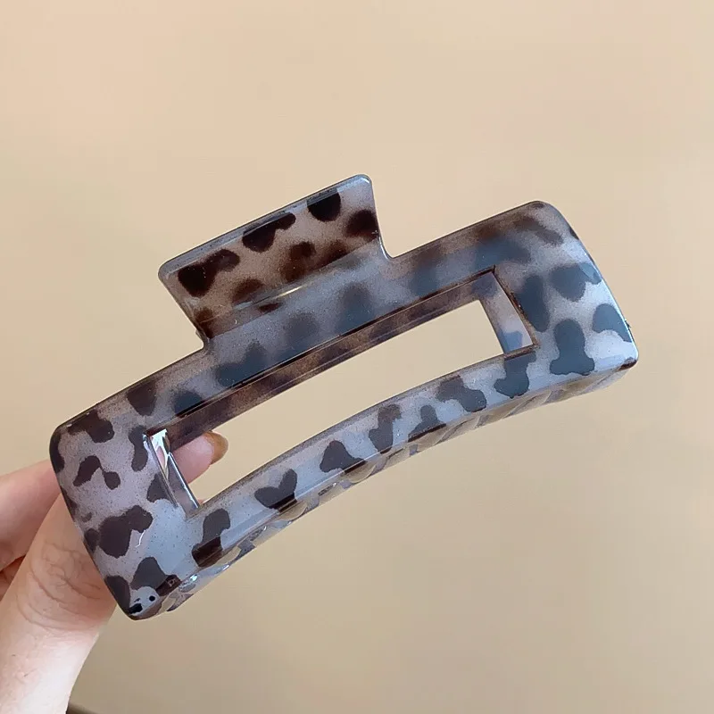 Leopard Print Acrylic Hair Clip Model HH6812 4 Leopard Print Acrylic Hair Clip Model HH6812 - Image 4