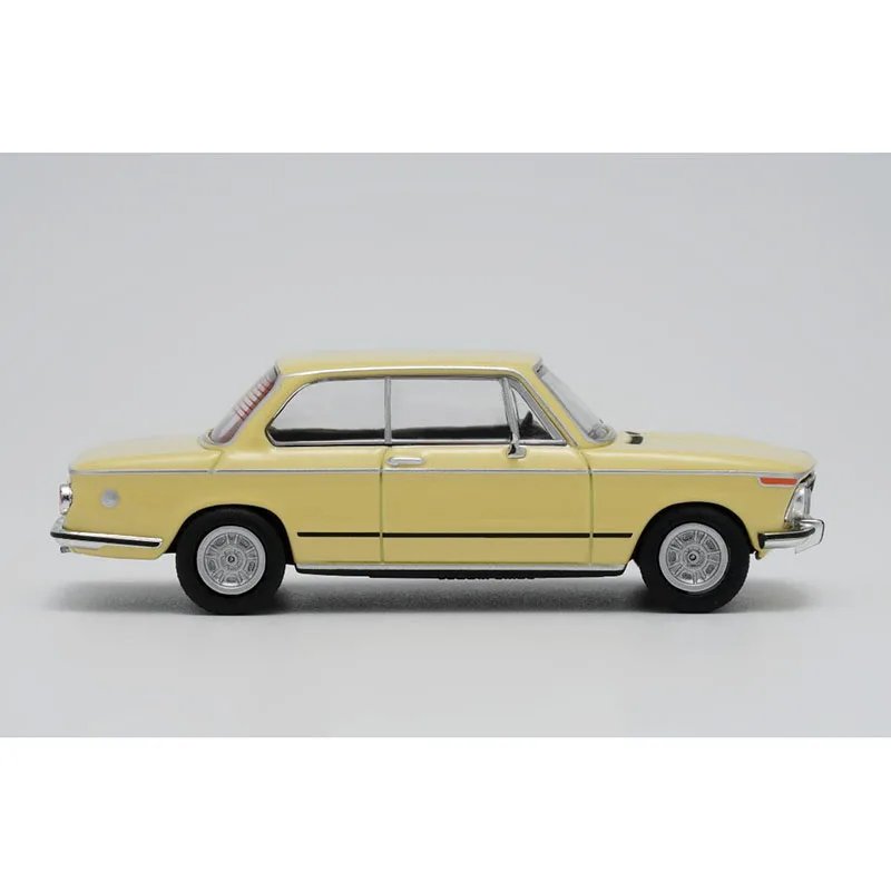 Vibrant Orange 2002 BMW Miniature Model 4 Vibrant Orange 2002 BMW Miniature Model - Image 4