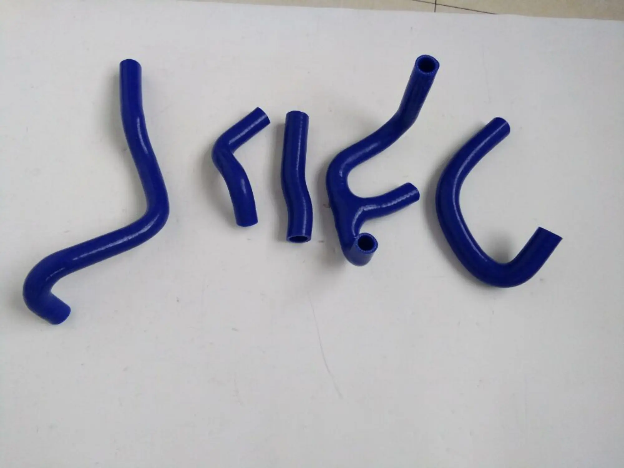 Red Silicone Radiator Hose Kit for Suzuki & Aprilia 6 Red Silicone Radiator Hose Kit for Suzuki & Aprilia - Image 6