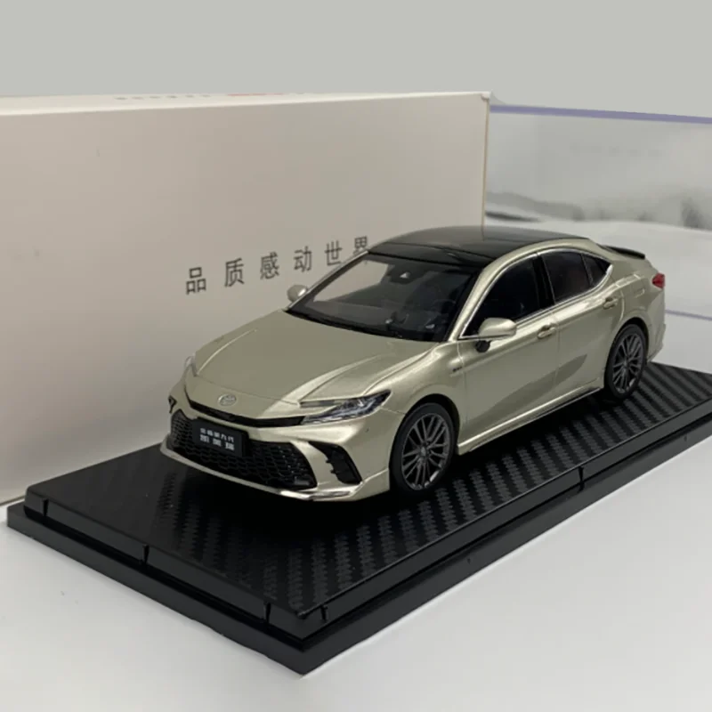 Toyota Camry Diecast Model Set - 1:30 Scale 2 Toyota Camry Diecast Model Set - 1:30 Scale - Image 2