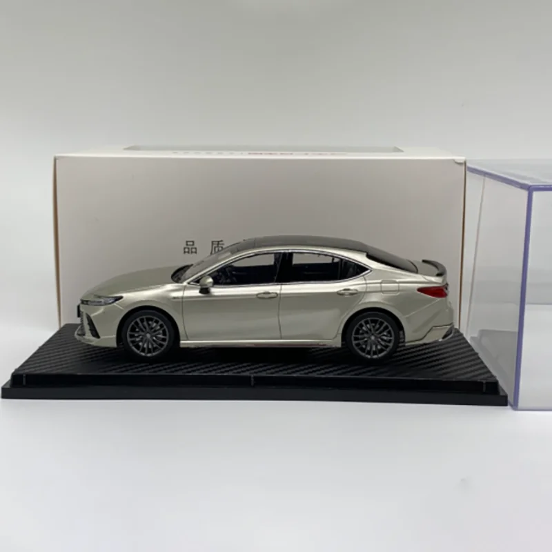 Toyota Camry Diecast Model Set - 1:30 Scale 3 Toyota Camry Diecast Model Set - 1:30 Scale - Image 3