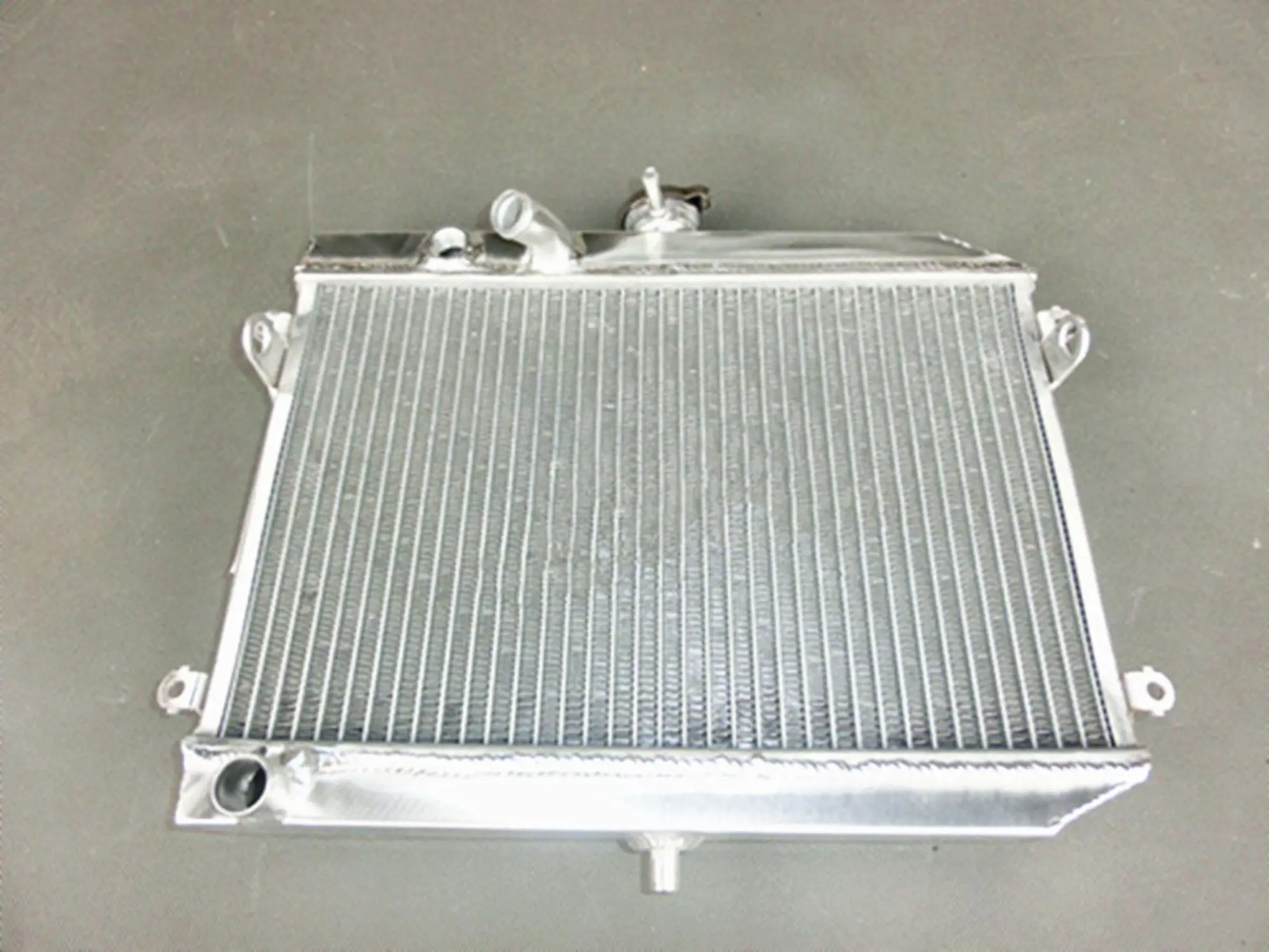 High-Performance Aluminum Radiator for Suzuki Vinson 500 4 High-Performance Aluminum Radiator for Suzuki Vinson 500 - Image 4