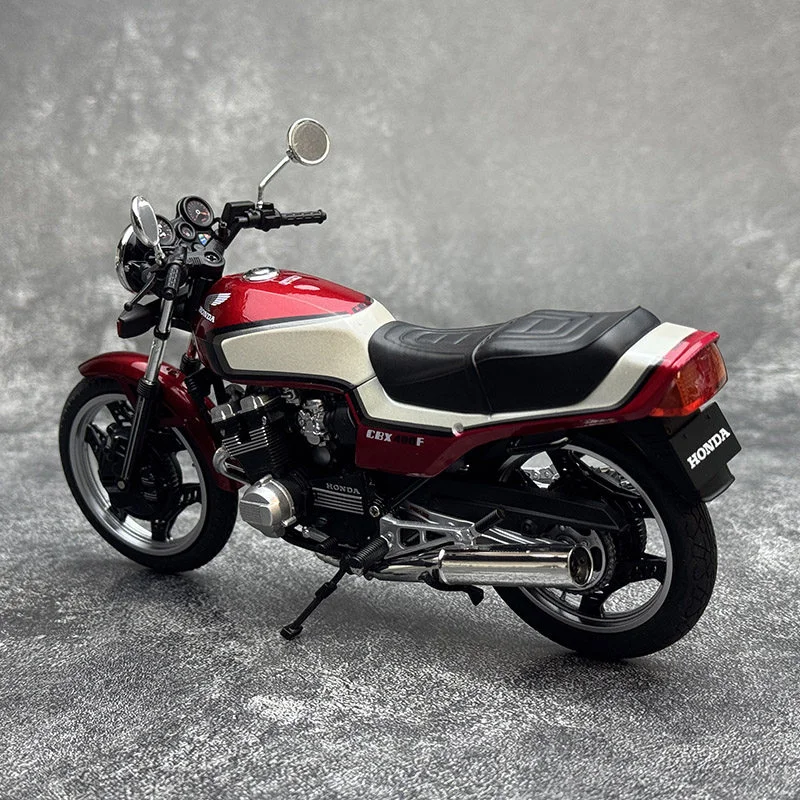 Honda CBX400F 1:12 Diecast Motorcycle Model 6 Honda CBX400F 1:12 Diecast Motorcycle Model - Image 6
