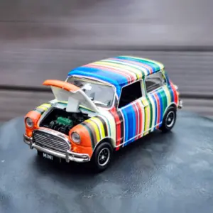 Vibrant 1/50 Mini Cooper Diecast Model