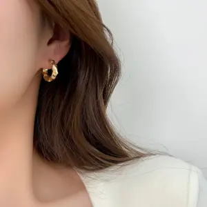 Vintage Copper Alloy Chunky Hoop Earrings for Women 11 Sca3a32150d6843d4b6a20ea42fafd313s