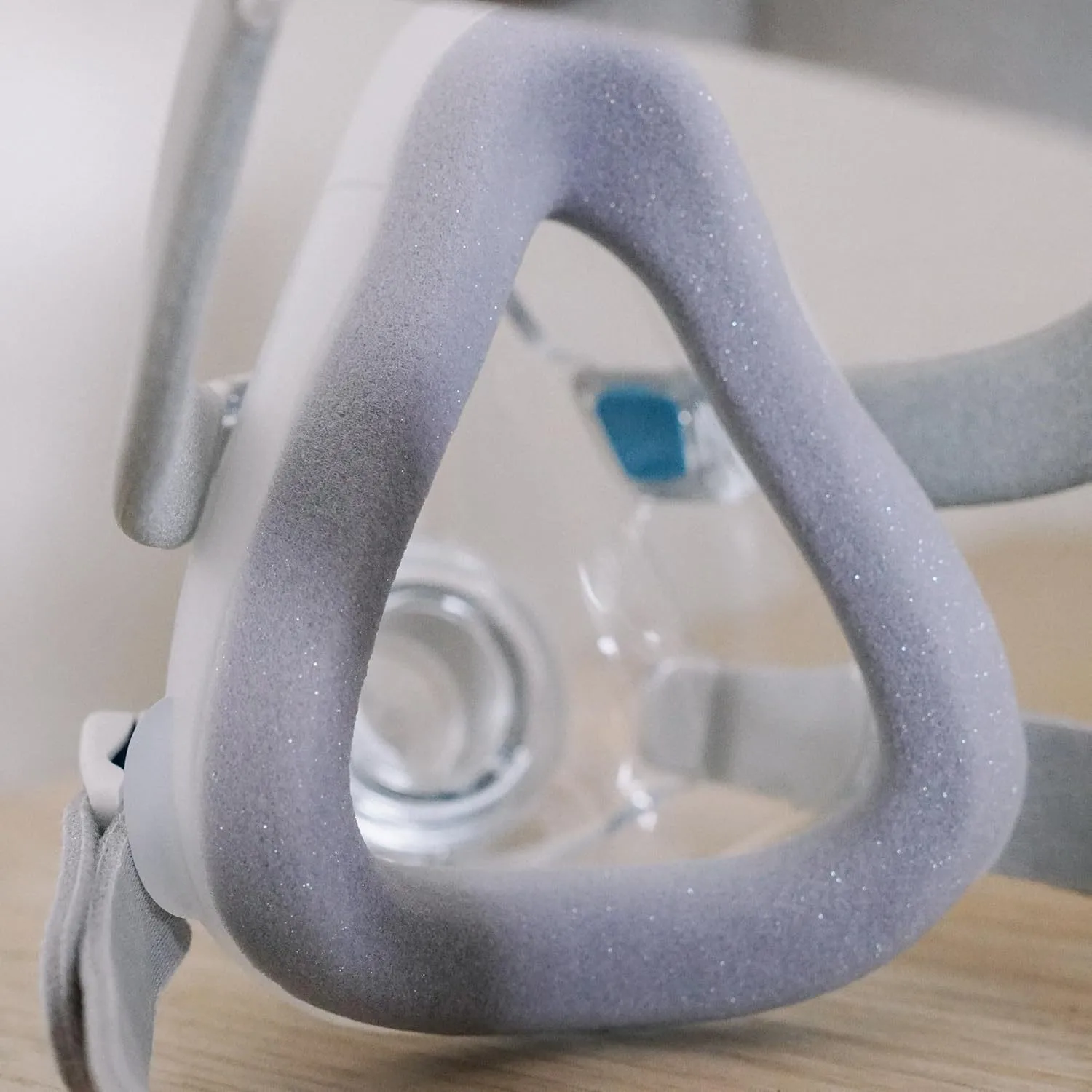 AirFit F20 Silicone Mask Cushion with Memory Foam Pads 4 AirFit F20 Silicone Mask Cushion with Memory Foam Pads - Image 4