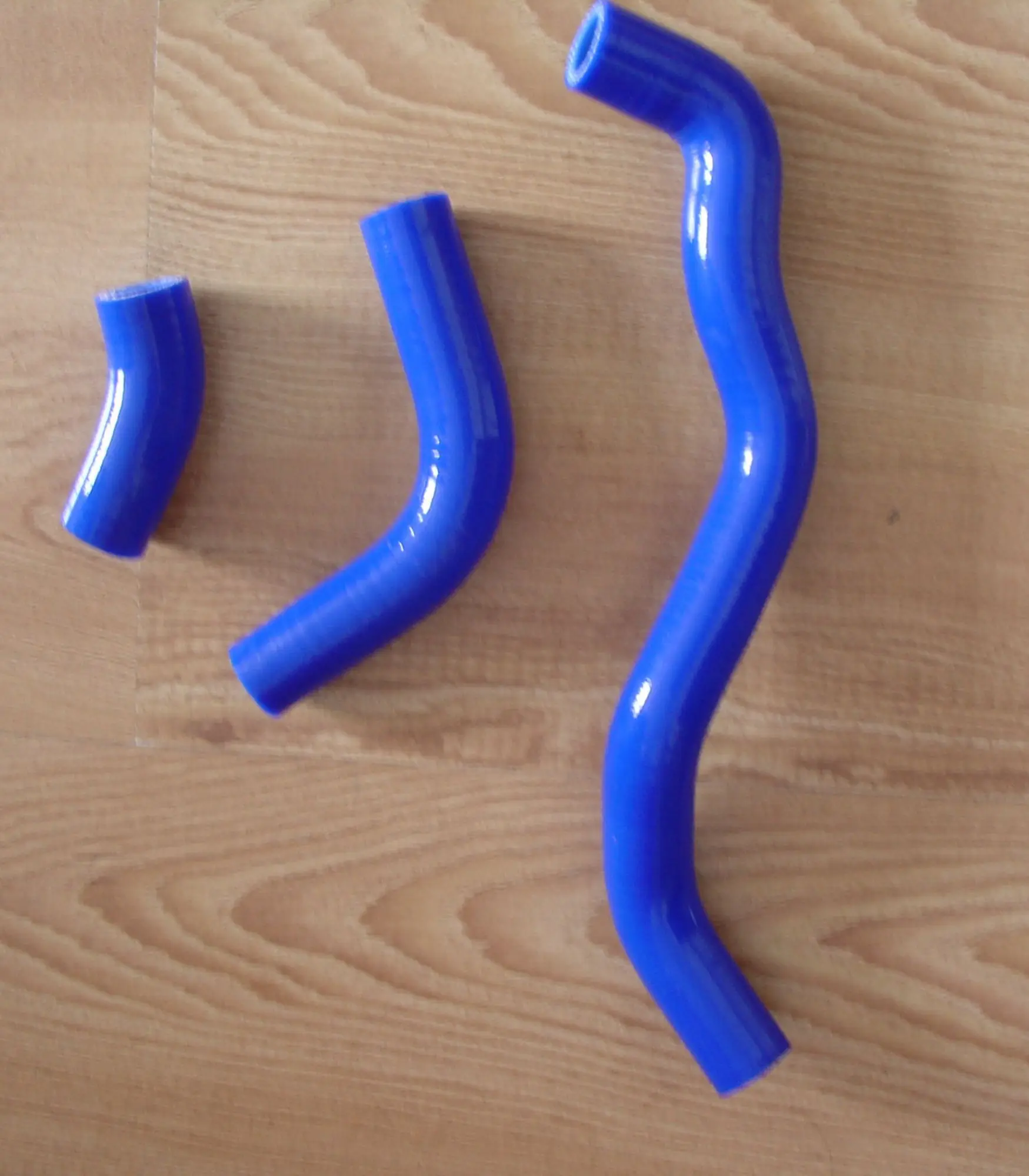 Red Silicone Radiator Hose Kit for Suzuki DRZ400 3 Red Silicone Radiator Hose Kit for Suzuki DRZ400 - Image 3
