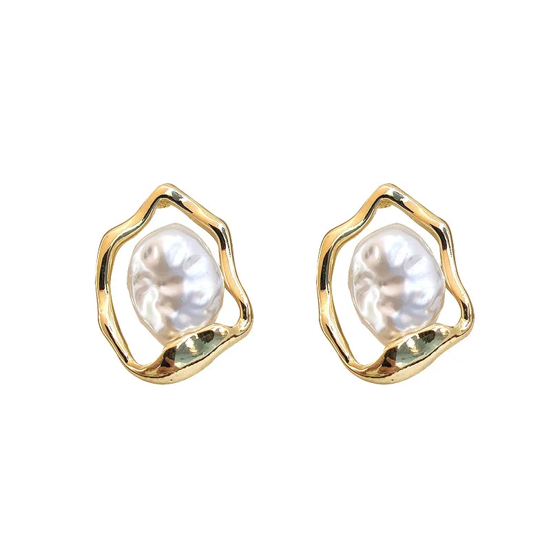 Vintage-Style Simulated Pearl Stud Earrings 6 Vintage-Style Simulated Pearl Stud Earrings - Image 6