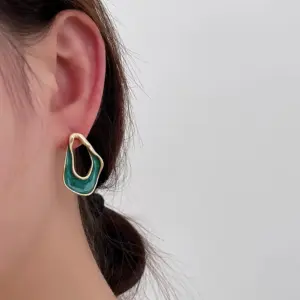 Sd50e103f8666480480751fa5c9f967680