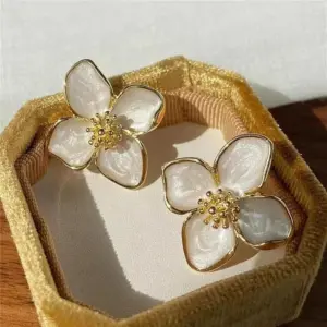 Floral Stud Earrings in Gold Finish 9 Sda90f863eeb541389fc7418f29243793u