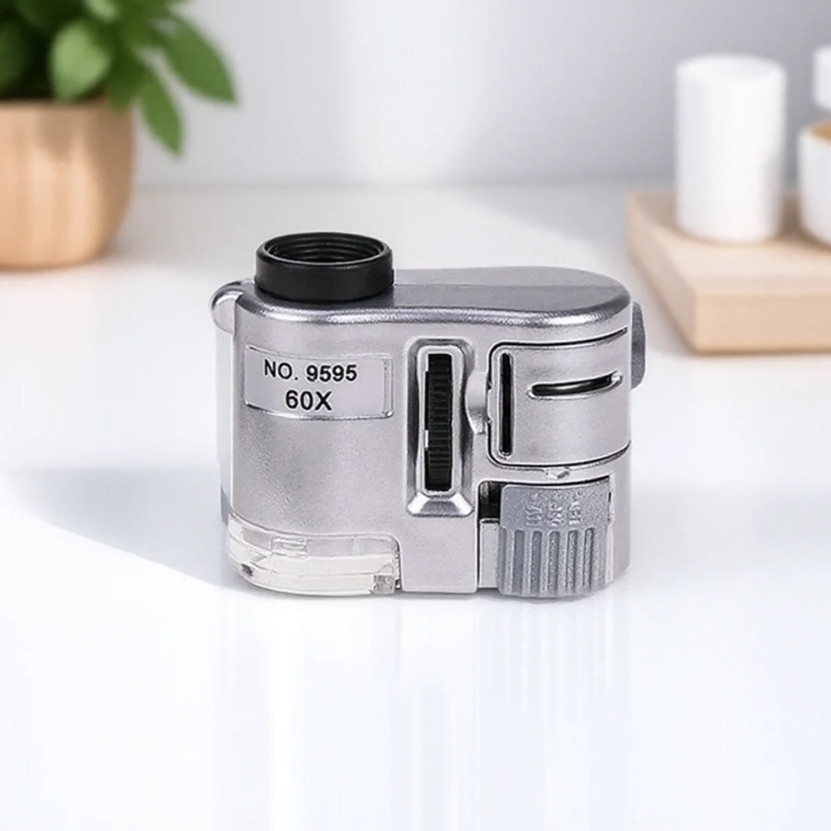 60X Compact Handheld Magnifier with LED Lights 7 60X Compact Handheld Magnifier with LED Lights - Image 7