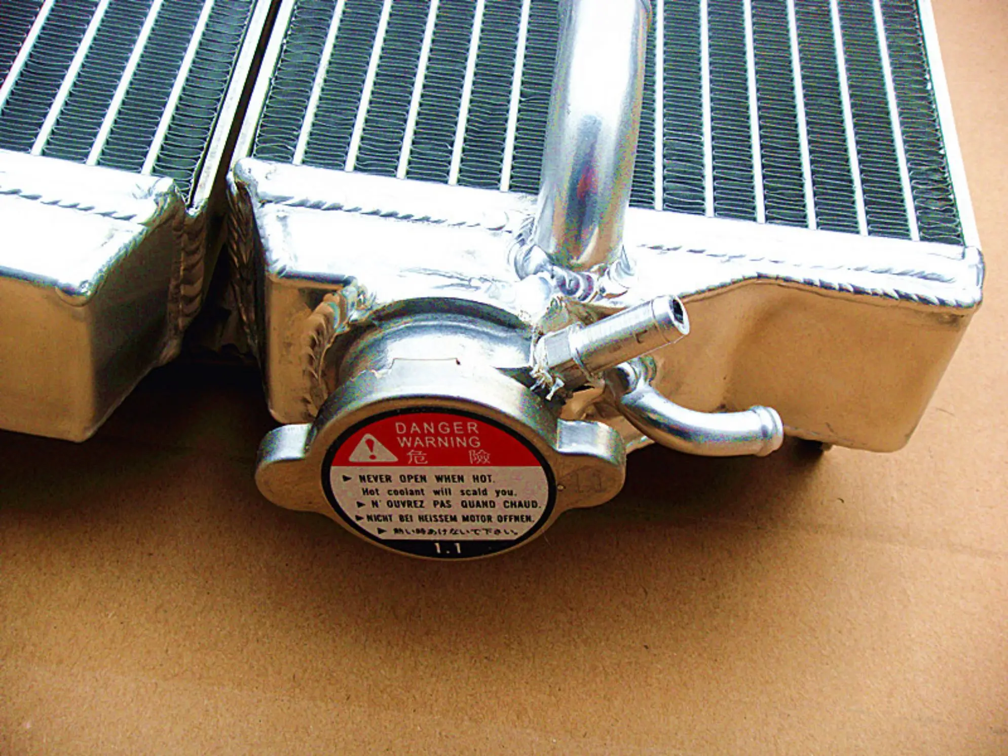 Honda CR125R 2000-2001 Aluminum Radiator Pair 4 Honda CR125R 2000-2001 Aluminum Radiator Pair - Image 4