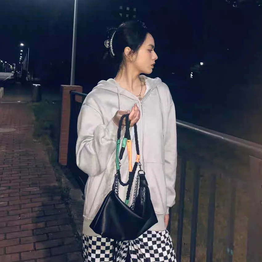 Multifunctional 120cm Polyester Lanyard with Vibrant Accents 5 Multifunctional 120cm Polyester Lanyard with Vibrant Accents - Image 5