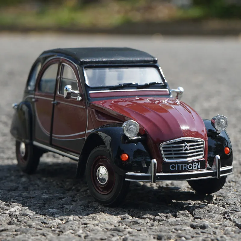 WELLY 1:24 Citroën 2CV6 Charleston Model 3 WELLY 1:24 Citroën 2CV6 Charleston Model - Image 3